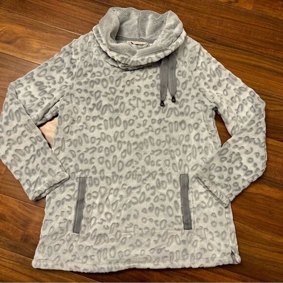 Soft Surroundings Tops - Soft Surroundings grey leopard cheetah animal print soft fleece turtleneck
